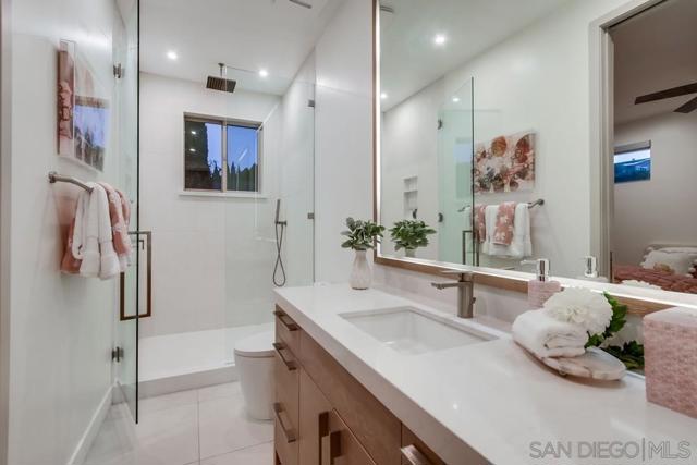 Image 39 of 71 For 5435 Parkview Dr.