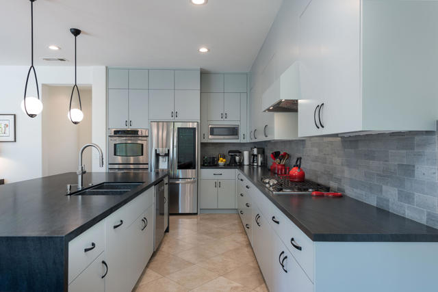 1615 Savvy Court, Palm Springs CA: https://media.crmls.org/mediaz/7b5bf3a5-f86d-404d-9616-bee8042ed9fa.jpg