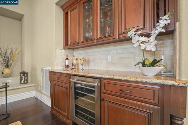 1512 Miwok Ct, Brentwood CA: https://media.crmls.org/mediaz/7b5c0554-8233-4923-bd2e-e5bd7433a1e4.jpg
