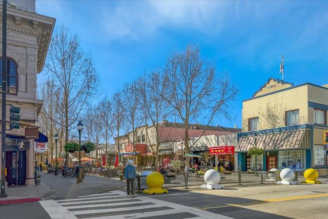 586 Burgoyne Street, Mountain View CA: https://media.crmls.org/mediaz/7b5c446a-4e92-443f-852e-6a6e78cf0fdd.jpg