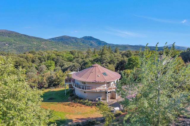 4667 Luneta View Rd, Julian CA: https://media.crmls.org/mediaz/7b5c9ec4-e65e-441e-a1ab-bdbd06fe882d.jpg