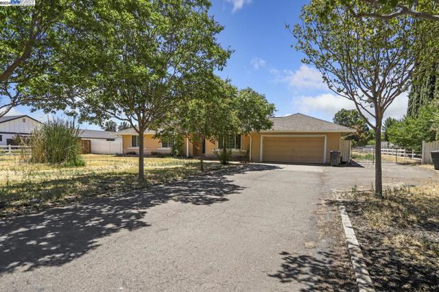 Image 3 of 47 For 16650 Von Sosten Road