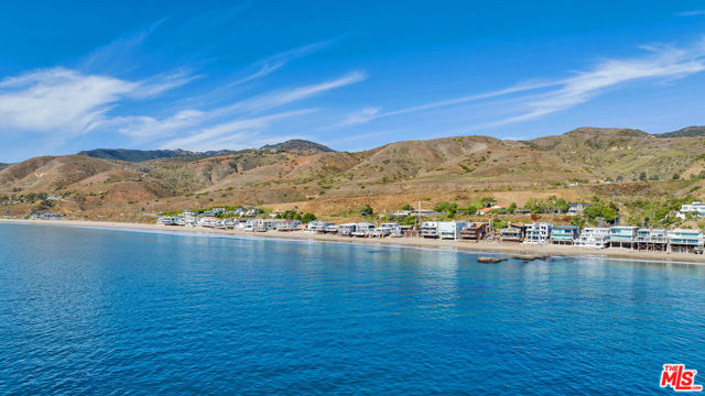 25423 Malibu Road, Malibu CA: https://media.crmls.org/mediaz/7b5e39ef-567a-426d-8060-6463780e7ca4.jpg