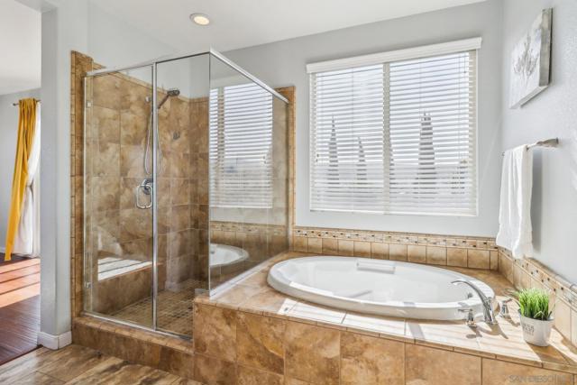 3043 Adams Ranch Ct, Chula Vista CA: https://media.crmls.org/mediaz/7b5e6fe2-aa6b-42bd-9272-7133541c1ee7.jpg