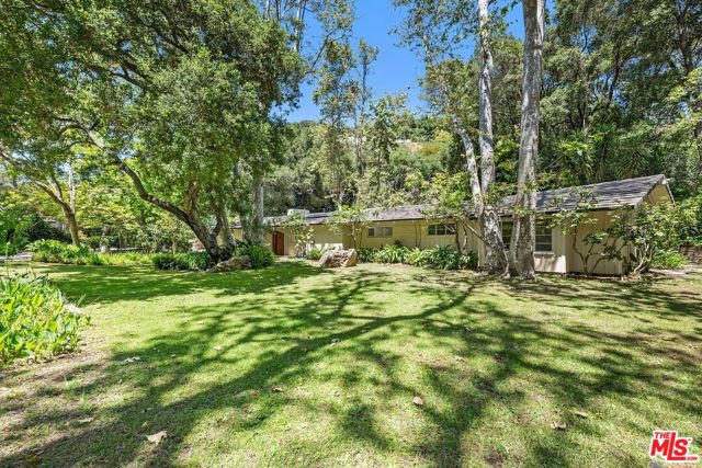 1818 Old Ranch Road, Los Angeles CA: https://media.crmls.org/mediaz/7b5efe34-c011-42b2-b55e-4932bb51b9d6.jpg