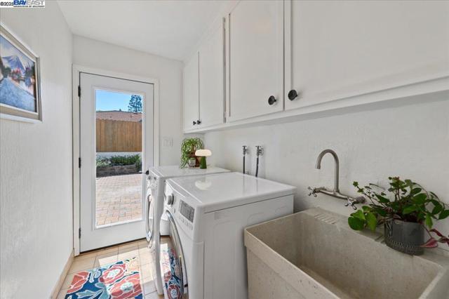 5720 San Juan Way, Pleasanton CA: https://media.crmls.org/mediaz/7b5fa409-4245-4613-a4b3-e88ebf8f58c7.jpg