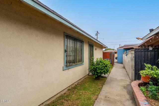 4834 4836 Terrace Avenue, Oxnard CA: https://media.crmls.org/mediaz/7b5fc2fb-0033-4c11-b3b2-bbe9be34498c.jpg