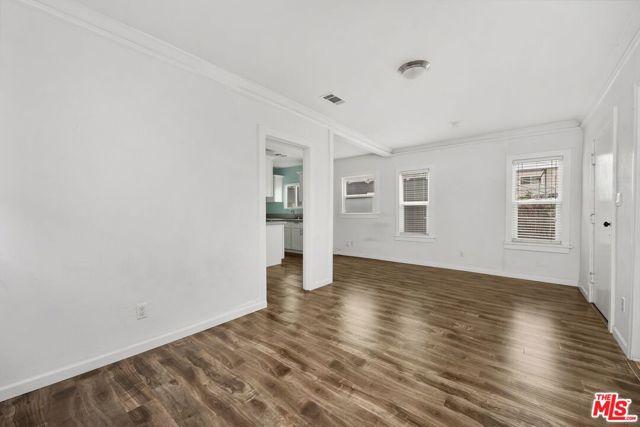 2736 S Cloverdale Avenue, Los Angeles CA: https://media.crmls.org/mediaz/7b5fdcc0-4c87-4343-8896-fc760f09dfce.jpg