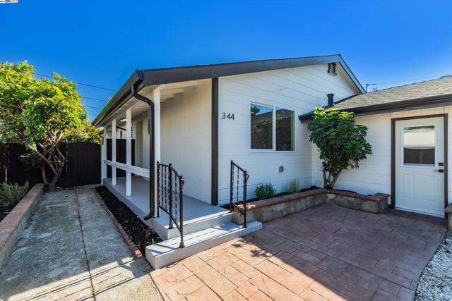 Image 4 of 49 For 344 Silvertip Ct