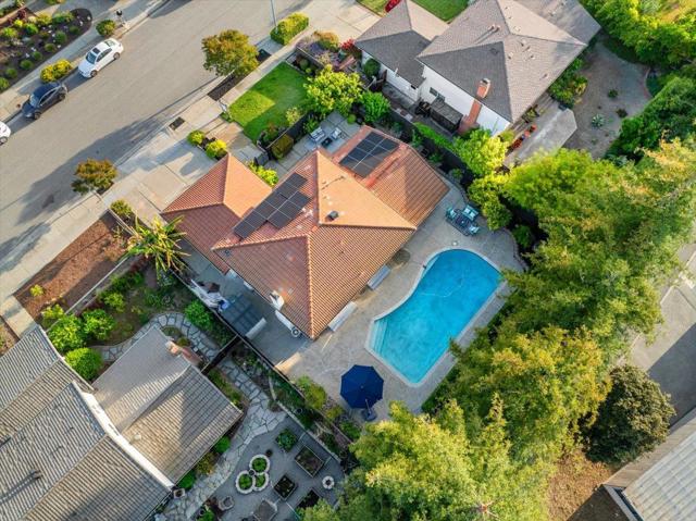 21547 Rosario Avenue, Cupertino CA: https://media.crmls.org/mediaz/7b6017c8-978c-4a76-b80b-19e1961a7afe.jpg