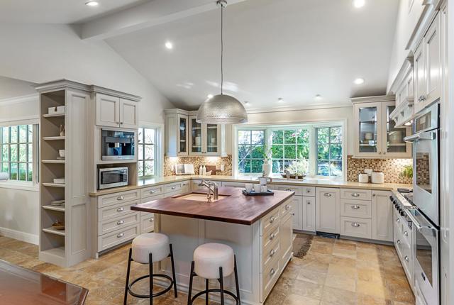 25600 Willow Pond Lane, Los Altos Hills CA: https://media.crmls.org/mediaz/7b603fb5-ab36-4cd6-8908-1dde67208af6.jpg