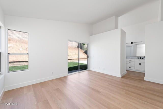 7246 University Drive, Moorpark CA: https://media.crmls.org/mediaz/7b6043f3-b393-4533-ba18-c254d689fe3b.jpg