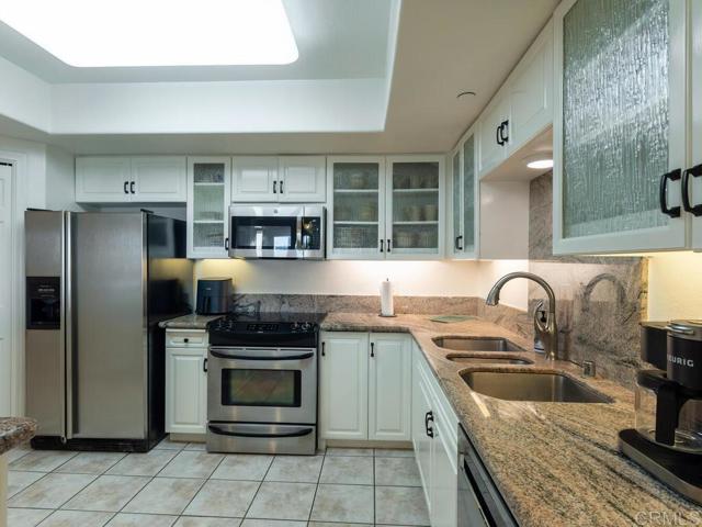 1099 1st Street, Coronado CA: https://media.crmls.org/mediaz/7b608bcf-015e-4580-b49c-2d97b32e067d.jpg