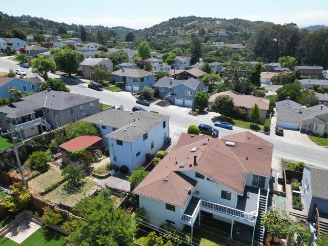 3709 Kenwood Avenue, San Mateo CA: https://media.crmls.org/mediaz/7b60d56e-4807-4491-bab5-a79c8f5ab848.jpg