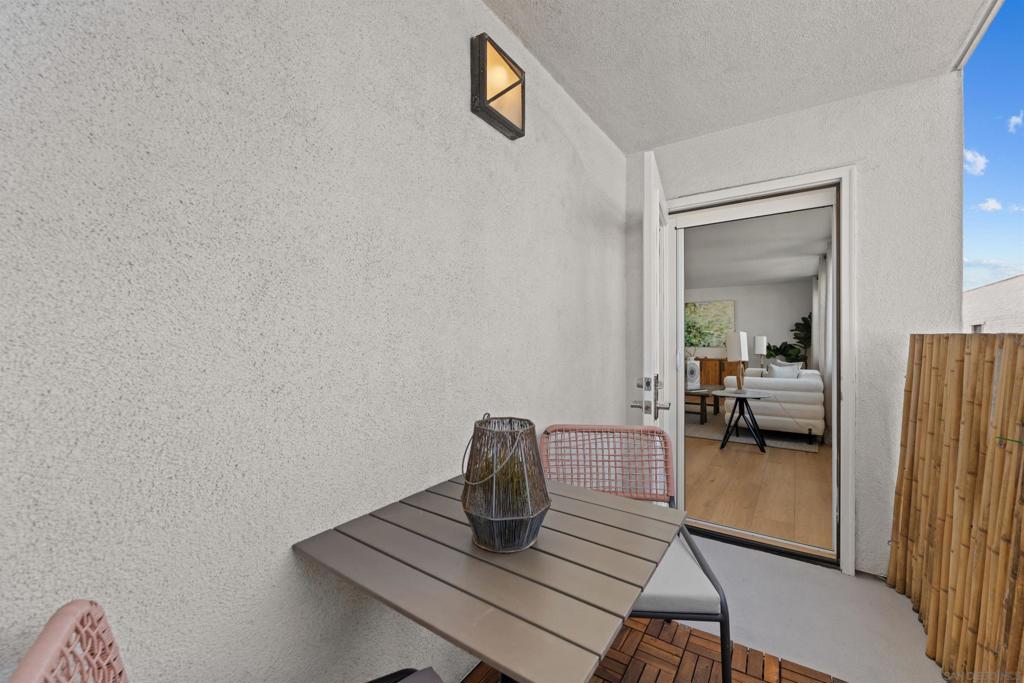 924 Hornblend St - photo 11