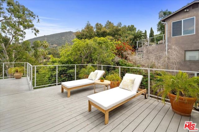 3074 Lake Hollywood Drive, Los Angeles CA: https://media.crmls.org/mediaz/7b61267d-3589-4ab6-8c75-a1c21f2ed3e7.jpg