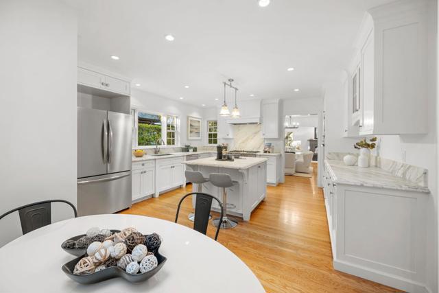 1149 Cortez Avenue, Burlingame CA: https://media.crmls.org/mediaz/7b6135bb-bd36-4781-bd22-fac19df8dea1.jpg