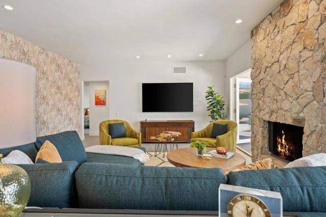 Image 12 of 58 For 75475 Desert Park Drive