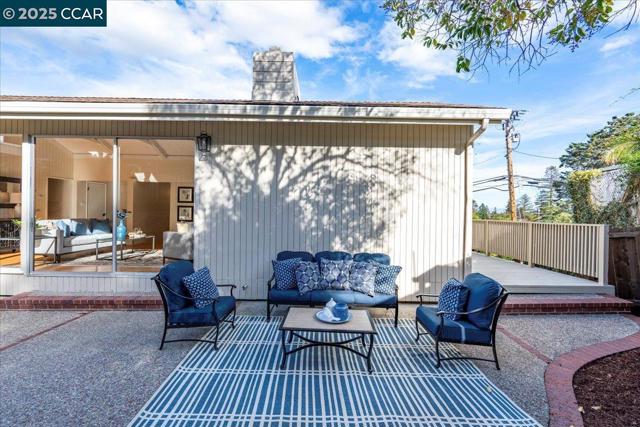 3503 Highland Ave, Redwood City CA: https://media.crmls.org/mediaz/7b61c699-333f-4849-a59f-357a7a374f40.jpg