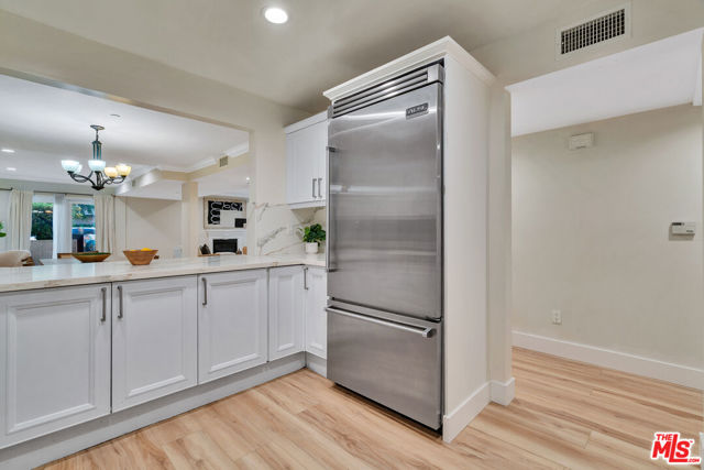 118 S Clark Drive, West Hollywood CA: https://media.crmls.org/mediaz/7b620848-7b5a-4202-8f78-1d31ac34ca56.jpg