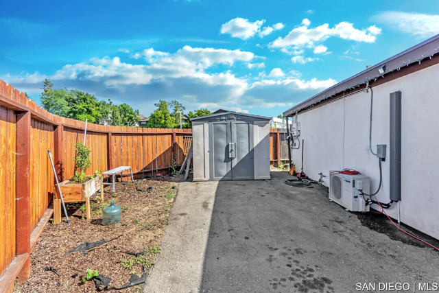 157 59 Natal WAY, Vista CA: https://media.crmls.org/mediaz/7b628322-6b9a-4dac-81f1-b5fcf094a92b.jpg