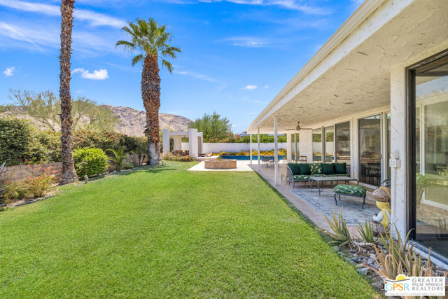 2130 S Toledo Avenue, Palm Springs CA: https://media.crmls.org/mediaz/7b62b052-af31-4355-87f2-de80ac58ecfd.jpg