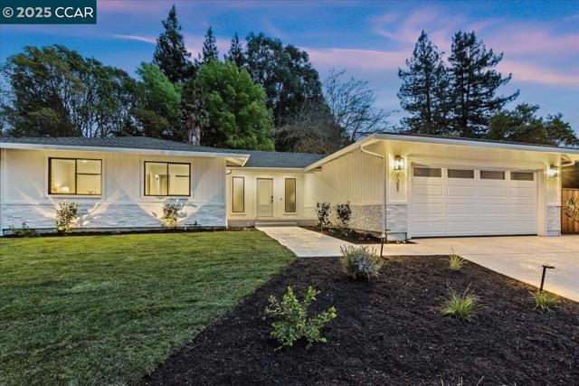 721 Sinnet Ct, Danville CA: https://media.crmls.org/mediaz/7b634555-4283-4e6d-96cf-ca65f5b32b29.jpg