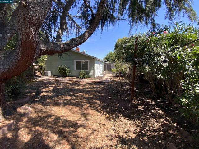 19 Marques Pl, Danville CA: https://media.crmls.org/mediaz/7b63ab01-3732-4494-9d67-fbf013b1bfc4.jpg
