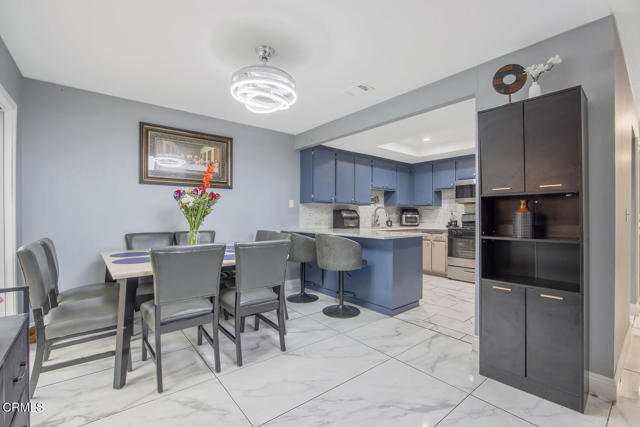 Detail Gallery Image 6 of 30 For 502 Holly Ave, Oxnard,  CA 93036 - 4 Beds | 2 Baths