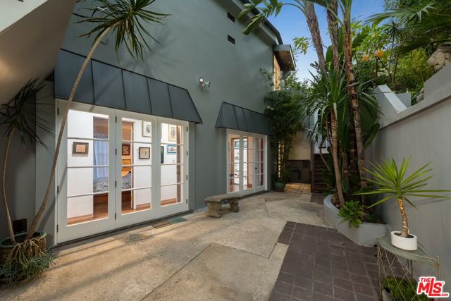 8855 Hollywood Boulevard, Los Angeles, California 90069, 3 Bedrooms Bedrooms, ,2 BathroomsBathrooms,Single Family Residence,For Sale,Hollywood,24392975
