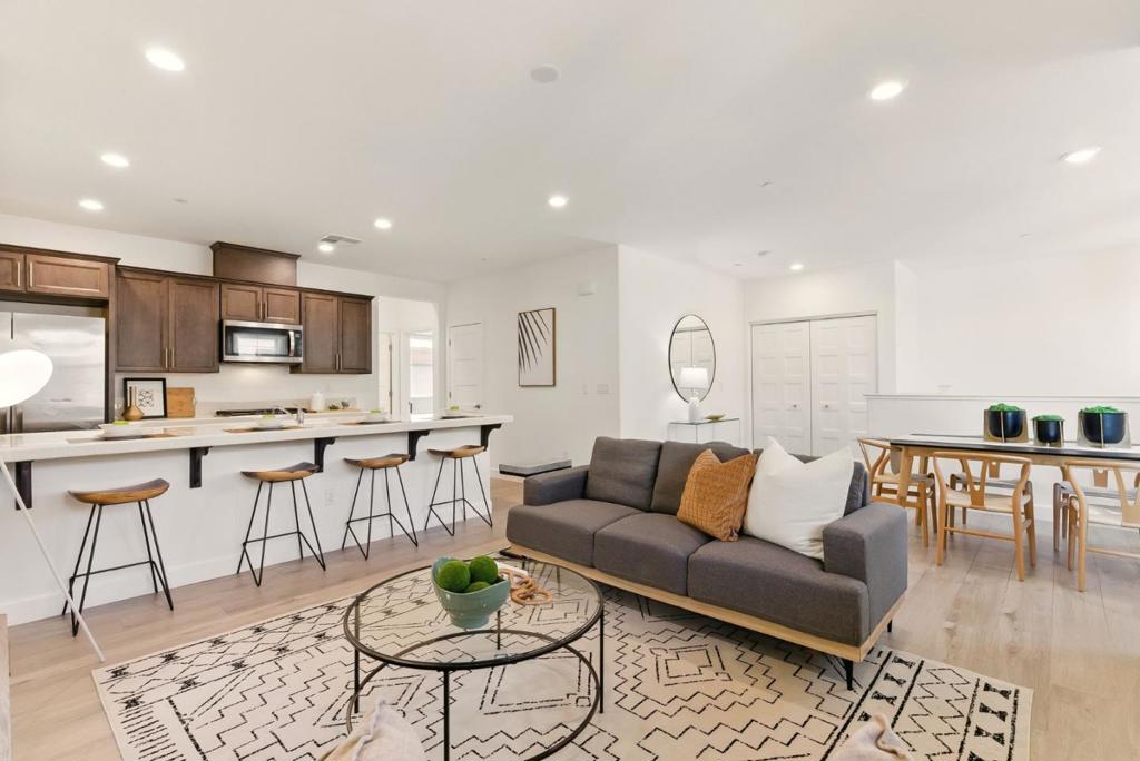 1033 Gabbiano Lane #3