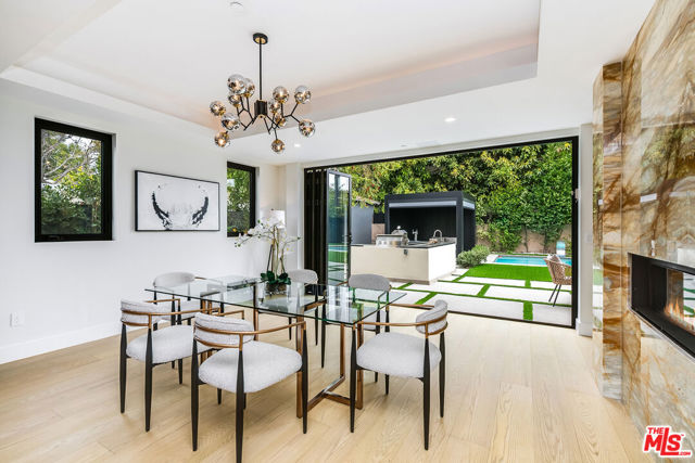 4906 Van Noord Avenue, Sherman Oaks CA: https://media.crmls.org/mediaz/7b655c01-9082-422b-b5e1-395e6b8b07da.jpg