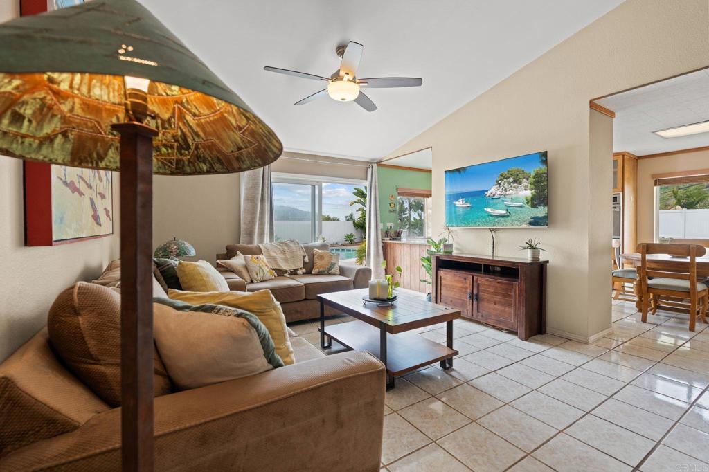 2002 Ladera Ct