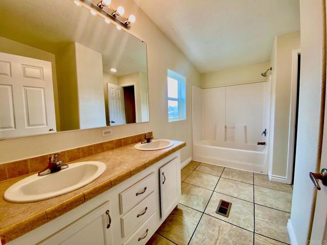 Detail Gallery Image 21 of 26 For 646 Iowa St, Imperial Beach,  CA 92154 - 4 Beds | 2 Baths
