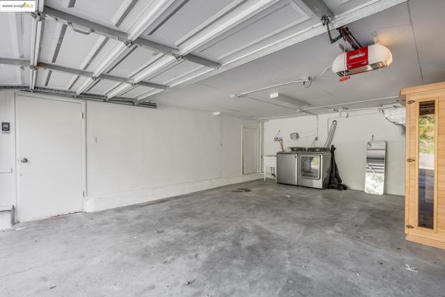 279 Pomona Street, Crockett CA: https://media.crmls.org/mediaz/7b65a7f9-4d71-4588-a51b-c4030545f9a4.jpg