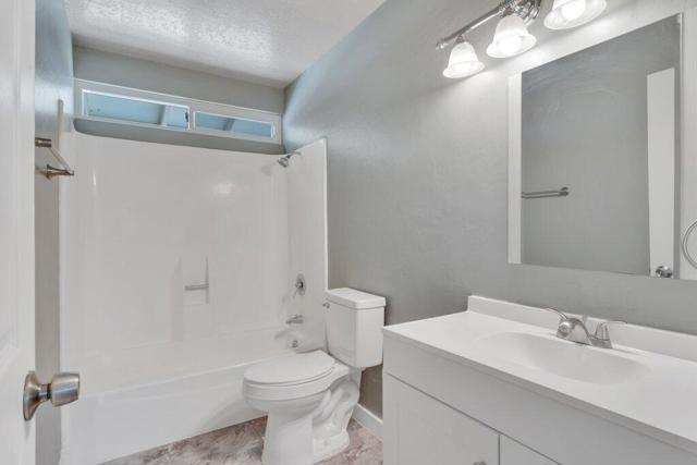 7592 Hanford Avenue, Yucca Valley CA: https://media.crmls.org/mediaz/7b6666e8-679f-4968-b14b-baebbbbecc16.jpg