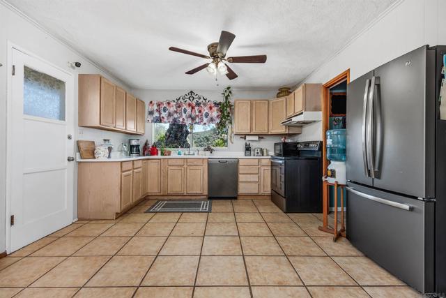 11270 San Luis Rey Dr, Valley Center CA: https://media.crmls.org/mediaz/7b6678bc-5fe9-4adc-958b-6c1116488ff5.jpg