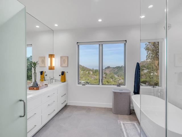 60 Glengarry Way, Hillsborough CA: https://media.crmls.org/mediaz/7b66c4e0-a83f-42bc-8c99-2cf43a8d550c.jpg
