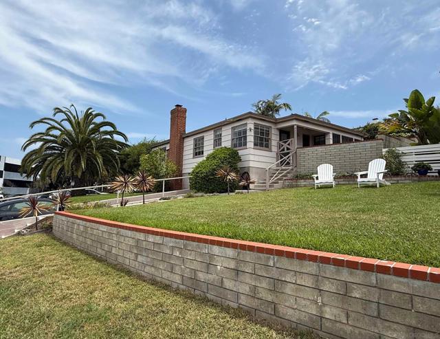 1205 Park Row, La Jolla CA: https://media.crmls.org/mediaz/7b66c816-1f32-445b-a90c-288887d4c8df.jpg