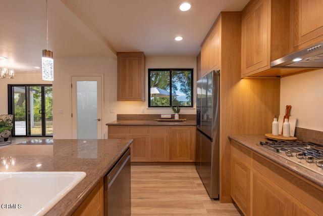 Detail Gallery Image 3 of 31 For 1068 Cuyama Rd, Ojai,  CA 93023 - 4 Beds | 3/1 Baths