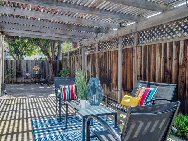 1725 Silver Glen Court, San Jose CA: https://media.crmls.org/mediaz/7b6739c8-1938-4345-b00f-a2ff1a18a676.jpg