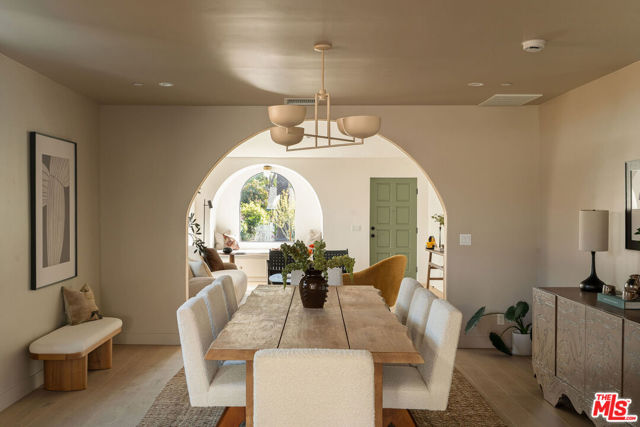 3923 Revere Avenue, Los Angeles CA: https://media.crmls.org/mediaz/7b67d5c7-adc6-4a88-86ef-c3e8cc1456c4.jpg