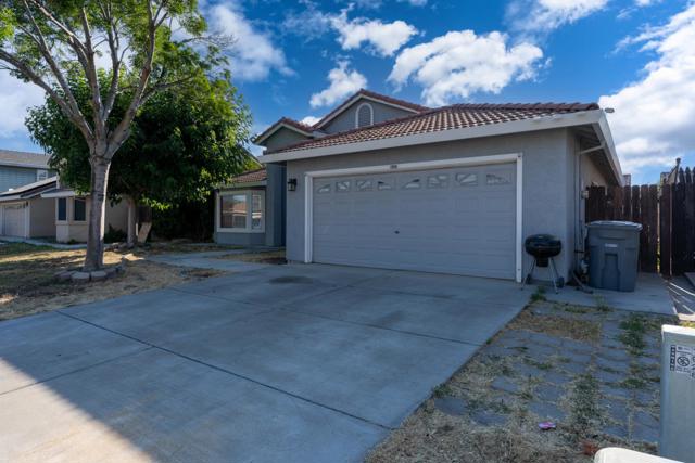 1928 Davis Drive, Los Banos CA: https://media.crmls.org/mediaz/7b67f821-136f-4c2f-90bc-0af0591431a2.jpg