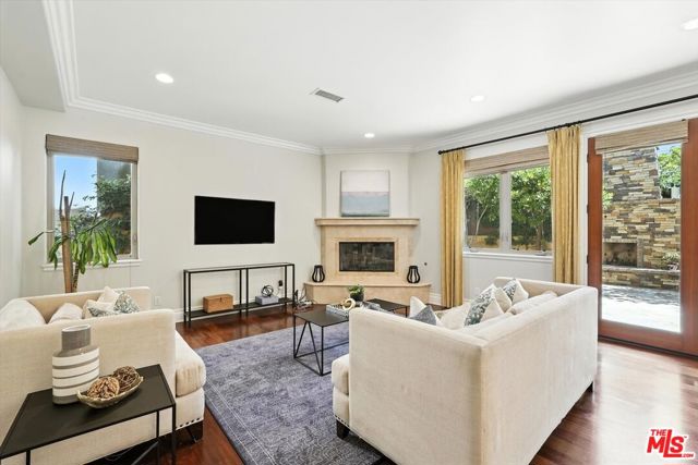 3200 Elm Avenue, Manhattan Beach, California 90266, 5 Bedrooms Bedrooms, ,4 BathroomsBathrooms,Residential,For Sale,Elm,25584821