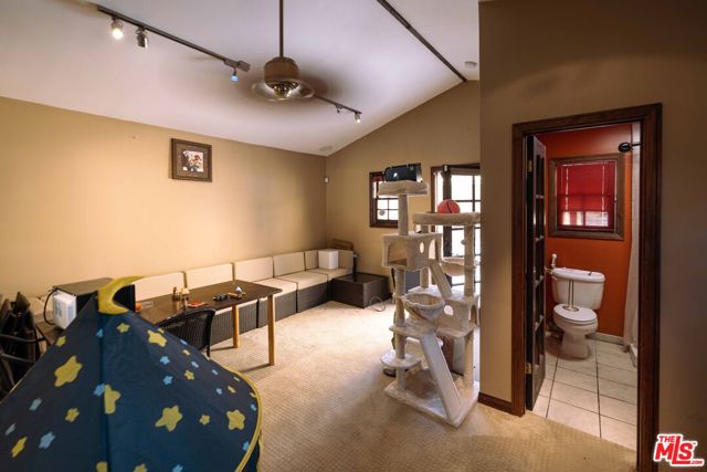 1724 S Genesee Avenue, Los Angeles CA: https://media.crmls.org/mediaz/7b68d85f-1c0f-4d5a-8532-b058192d5f58.jpg