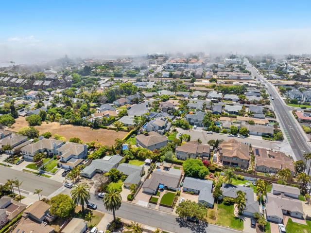 Detail Gallery Image 37 of 38 For 3925 Linmar Ln, Carlsbad,  CA 92008 - 3 Beds | 2 Baths