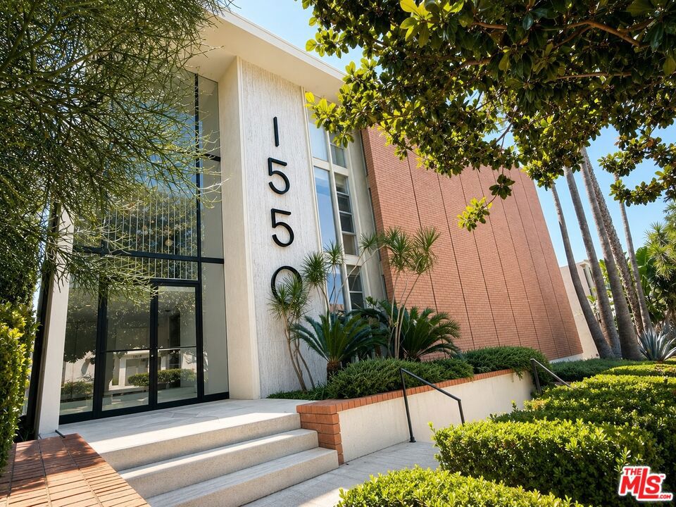 1550 N Laurel Avenue #301