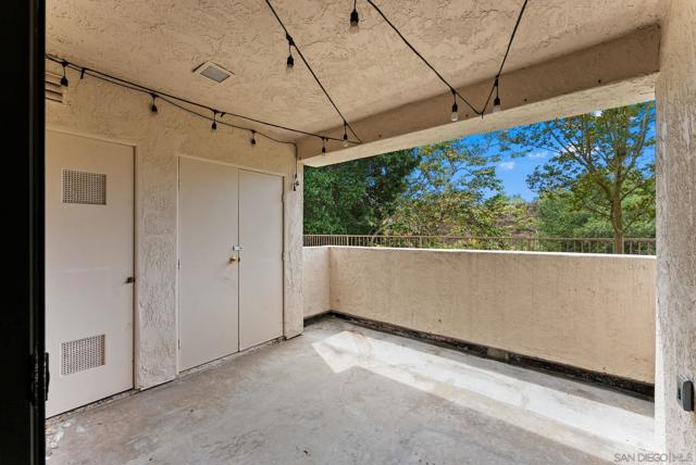 13034 Wimberly Sq, San Diego CA: https://media.crmls.org/mediaz/7b6afd0c-84ea-4bee-8a2a-93b26de9b2cb.jpg