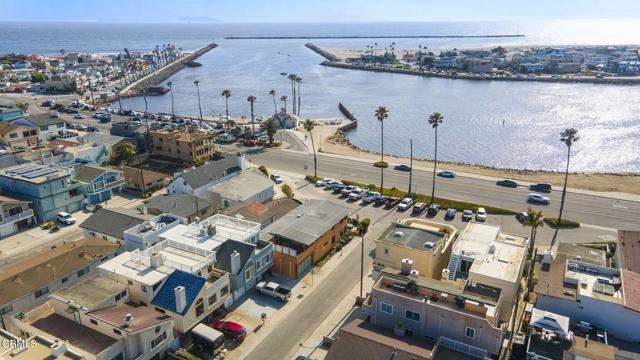 2924 Lakeshore Court, Oxnard CA: https://media.crmls.org/mediaz/7b6b1208-d357-48ed-995c-a449af329fcc.jpg