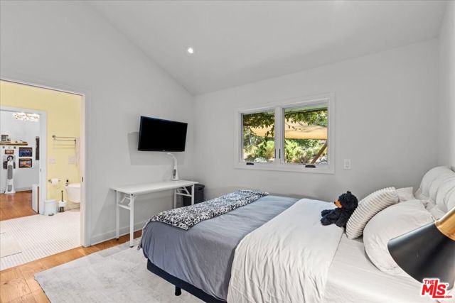 2373 Tuna Canyon Road, Topanga CA: https://media.crmls.org/mediaz/7b6ca661-a62b-4abf-b1e7-42a3d4371bff.jpg